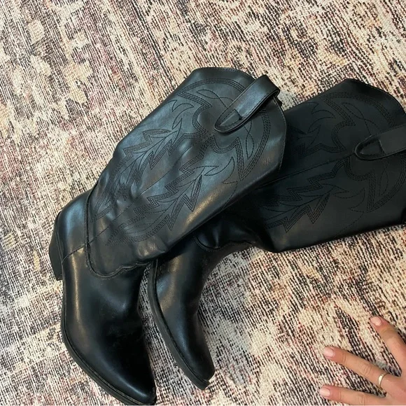 Free People Black Ankle Booties - Picture 1 of 4